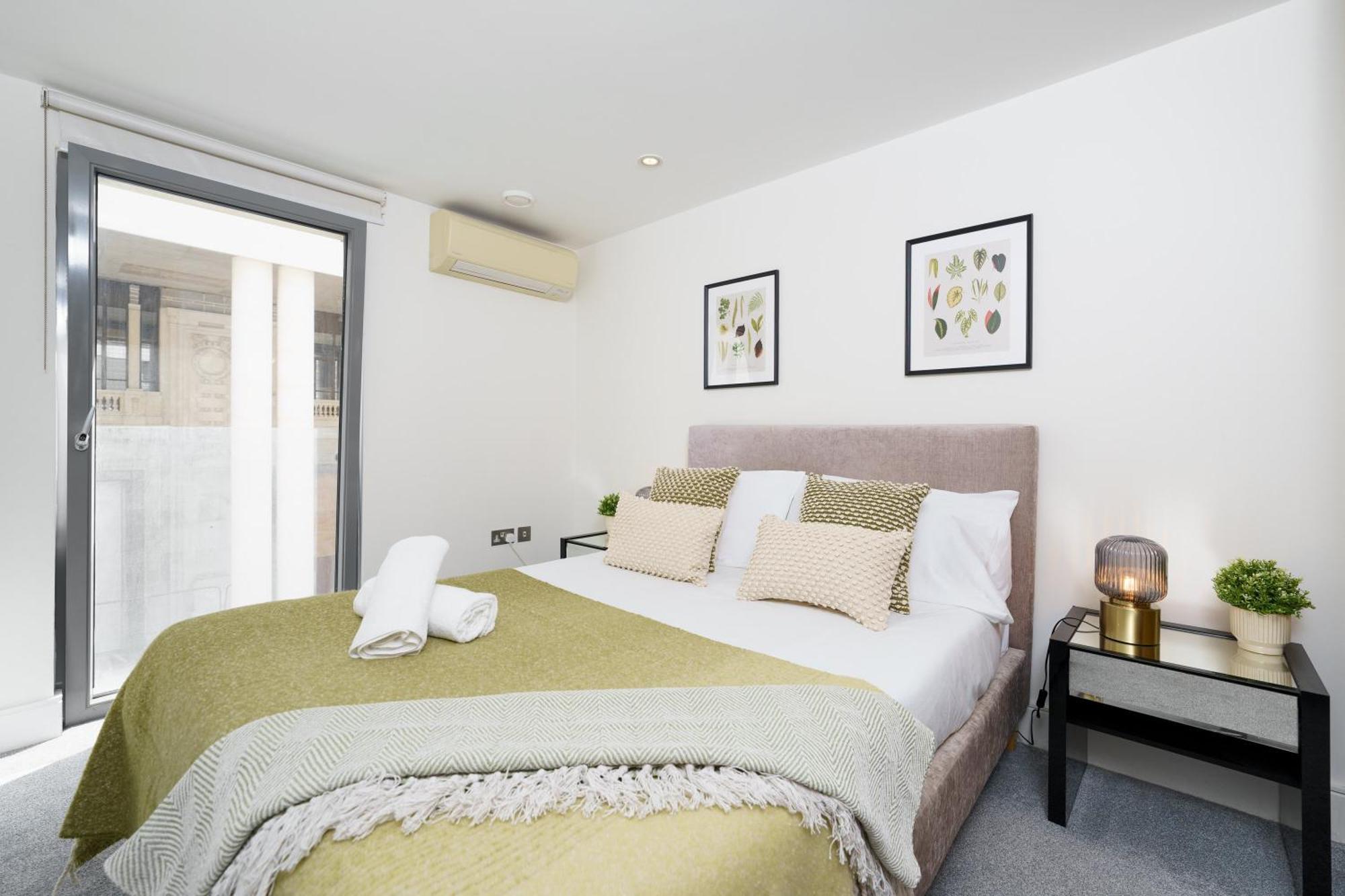 Modern 3 Bed 2 Bath Apartment Hyde Park Londra Esterno foto