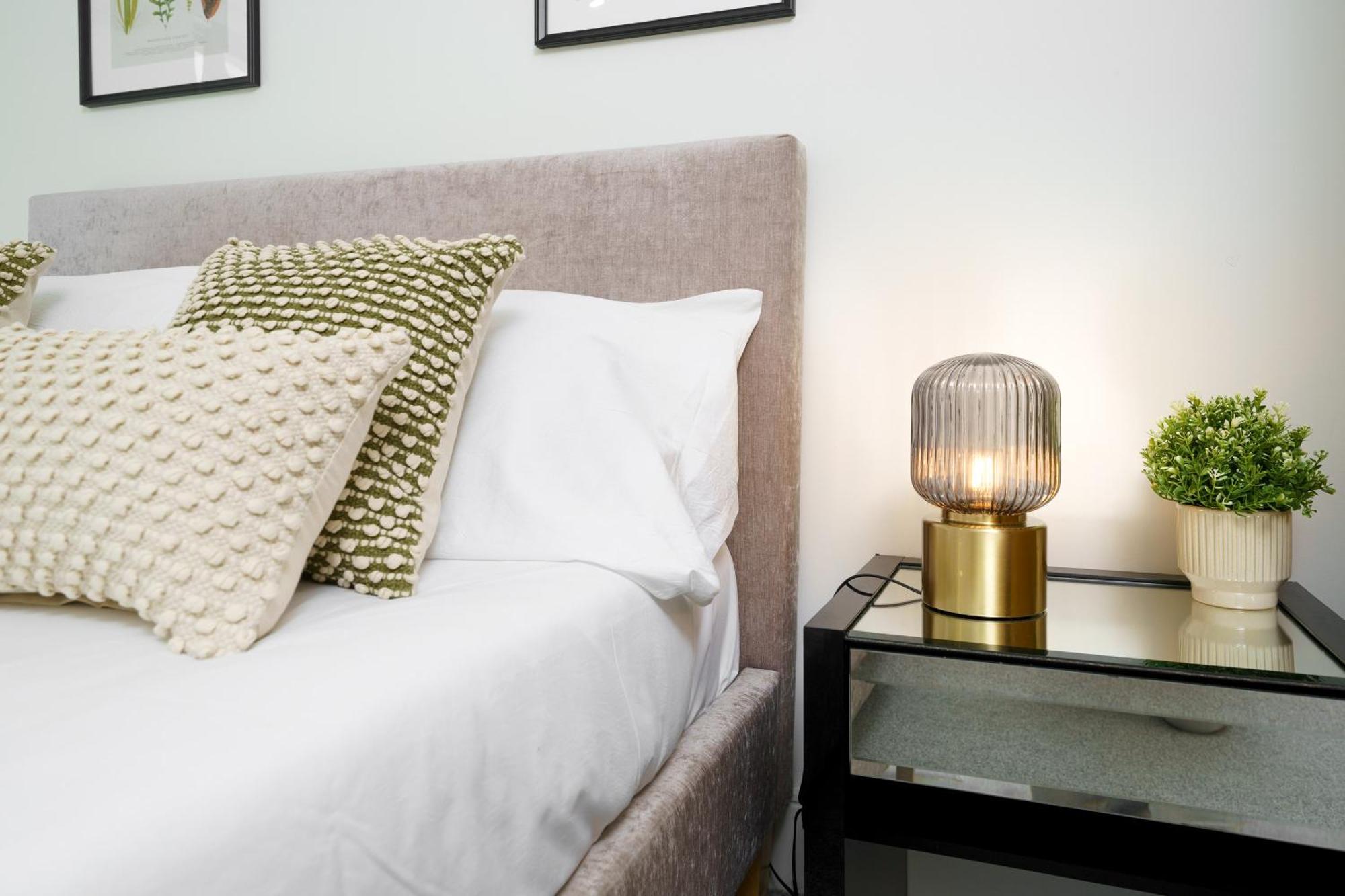 Modern 3 Bed 2 Bath Apartment Hyde Park Londra Esterno foto